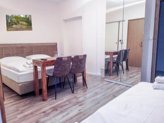 Standard Triple room