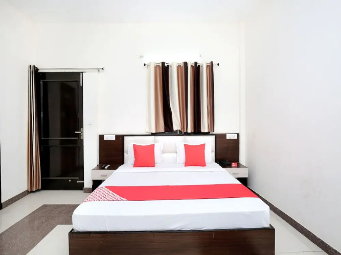 OYO 10537 Star City Inn