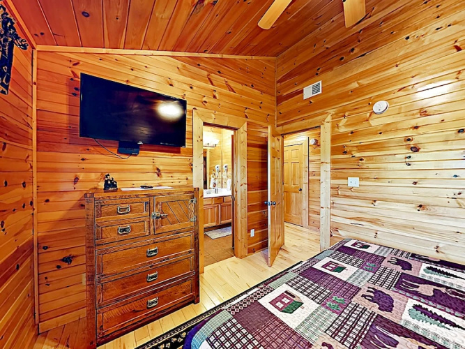 New Listing! 2 Luxe Mountain S, Sleeps 24! 7 Bedroom Cabin