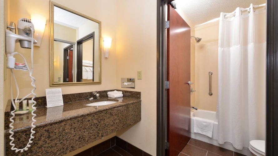 1 Bedroom Double Suite