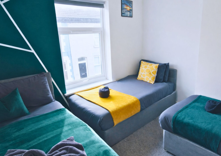 Pitchside Quarters Sleeps 7 - Liverpool