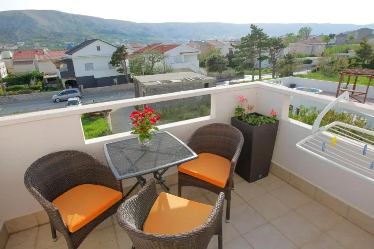 1 Bedroom Apartment with balcony