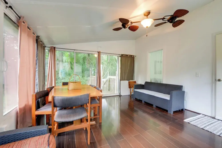 Cozy Cary Abode ~ 10 Mi to Downtown Raleigh!