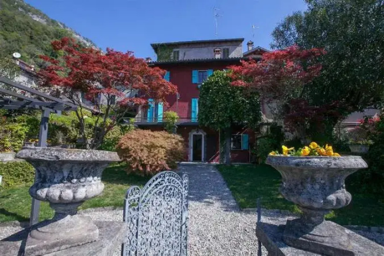 Ossuccio Fronte Isola