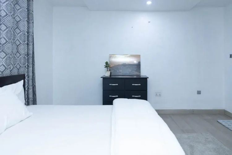 7 Brothers Apartments