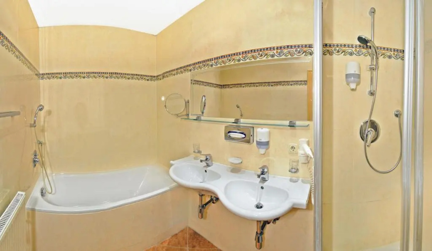Sport & Spa Hotel Strass
