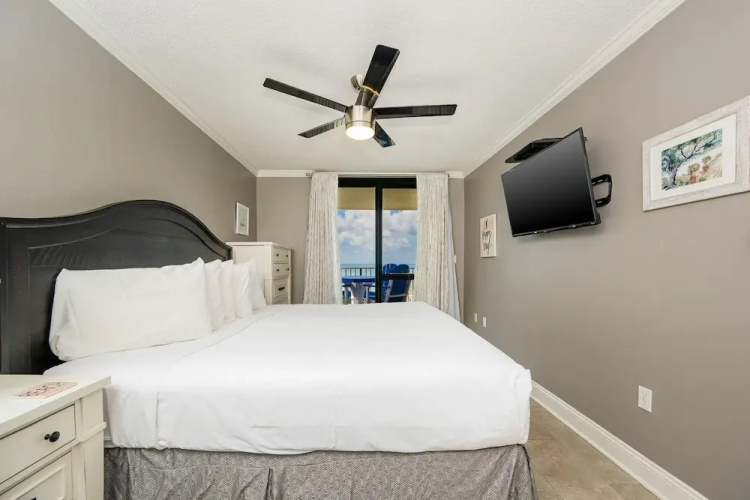 Phoenix Vi 6910 2 Bedroom Condo