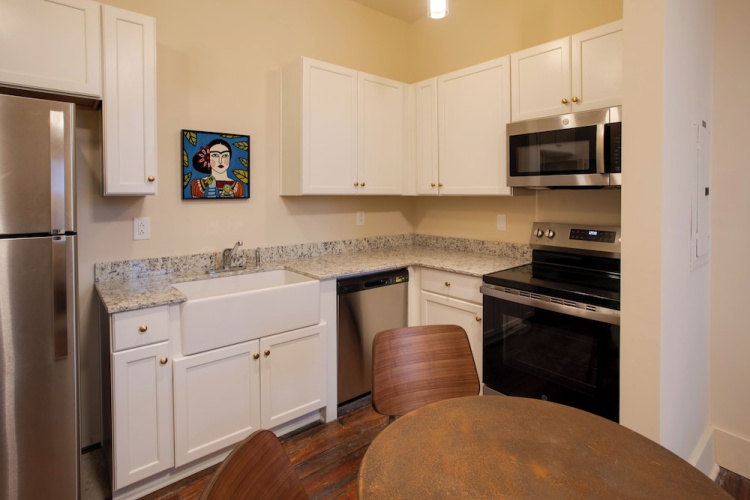 I-95 & I-20 Stopover: Walkable Florence Condo