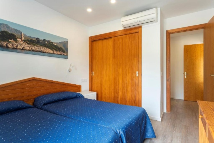 1 Bedroom Apartment with balcony and with view