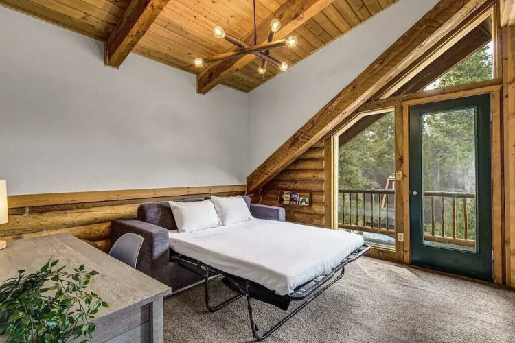 Blue River Hideaway by Boutiq