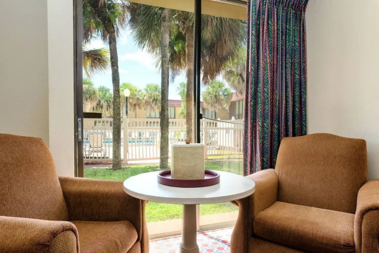 I-Drive Grand Resort & Suites