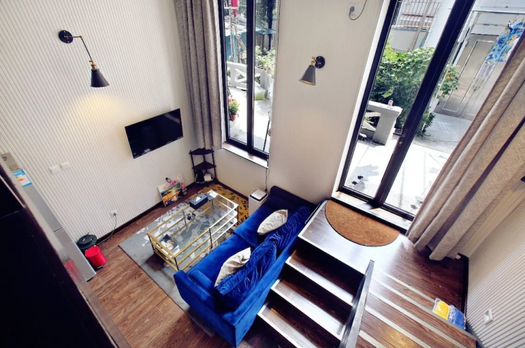 Vivian's Apartment