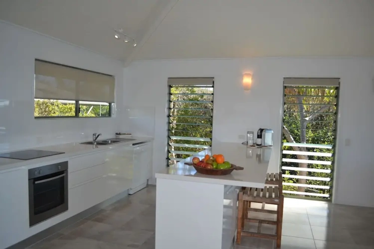 2 Bedrooms Cottage beachfront