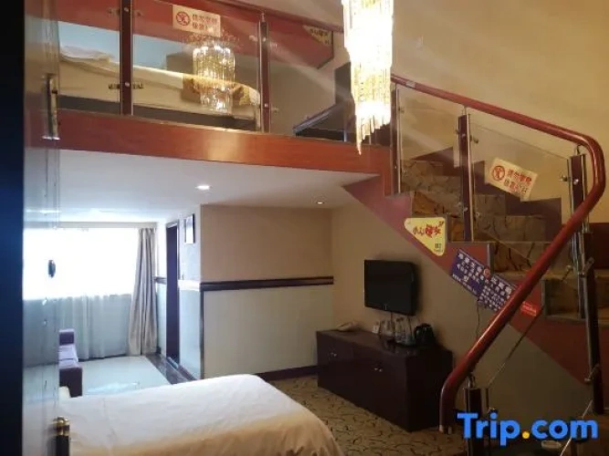 Deluxe Double room with city view