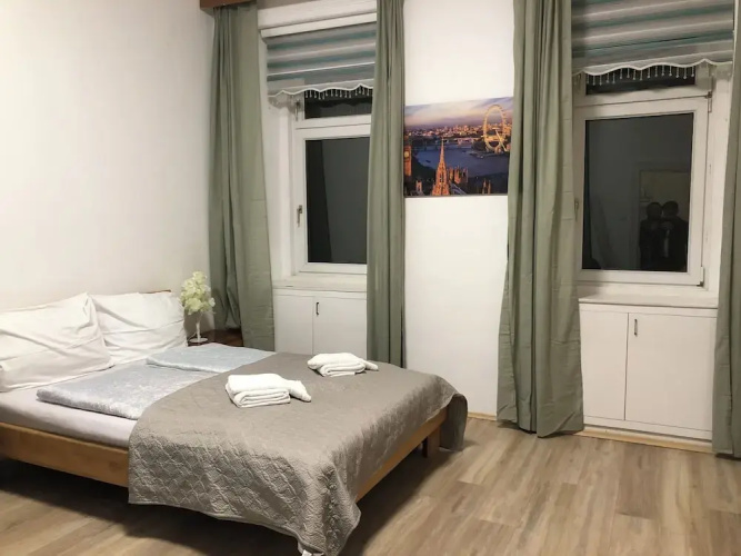 Charming 1BR Apt With Garden Danube