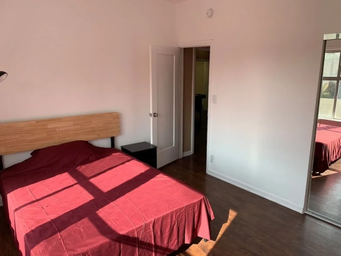 6 Bedrooms Villa