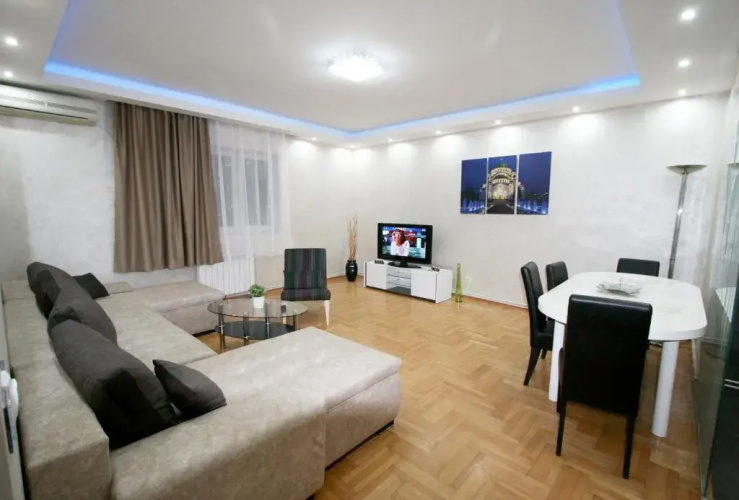 Apartment Colossus