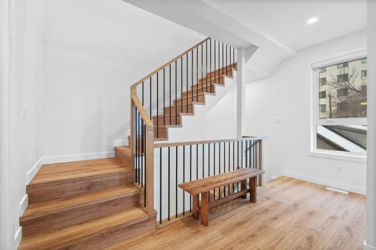 Luxurious Large 3 Bedroom Loft Saskatchewan Drive