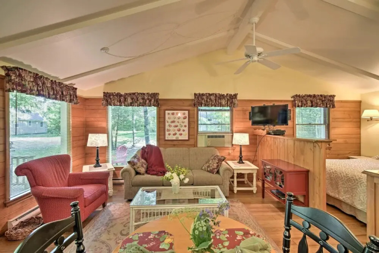 Cozy Cottage Duplex: Walk to Peninsula State Park!