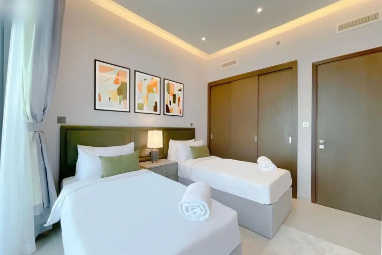 Hyp-lux 4BR Apt With Burj Khalifa View