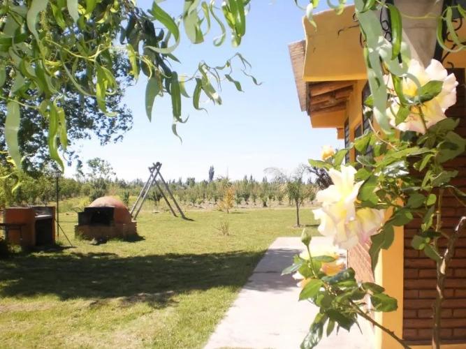 2 Bedrooms Cottage