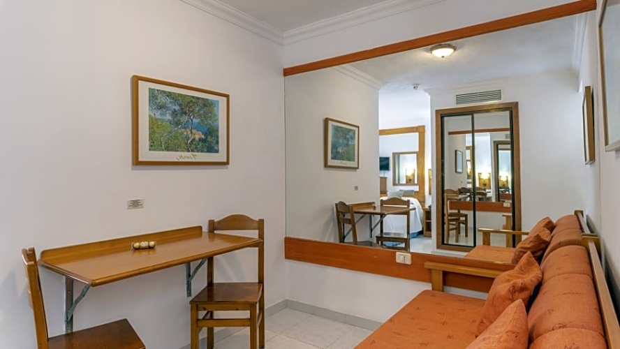 Standard Double Club room with bay view