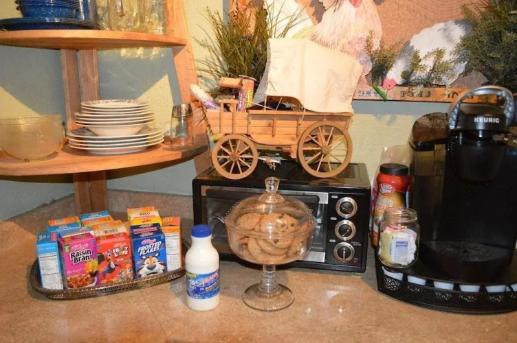 Covered Wagon Suite