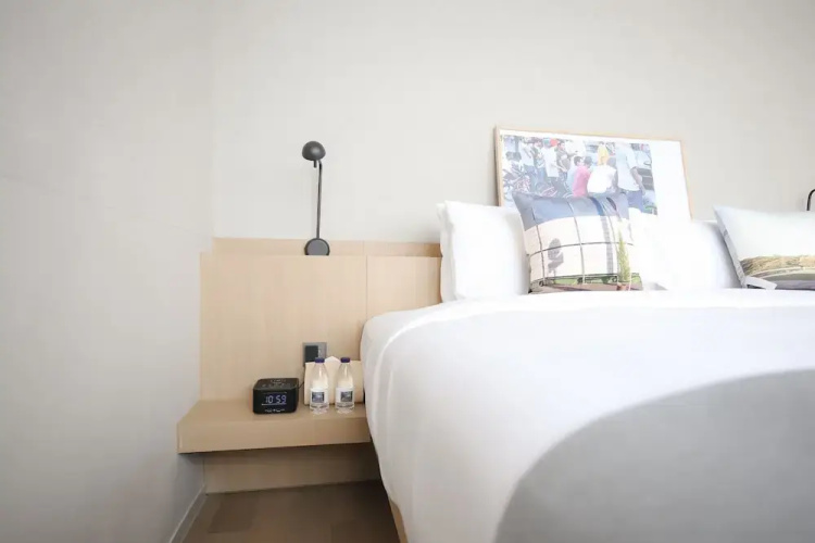 Read and Rest Hotel