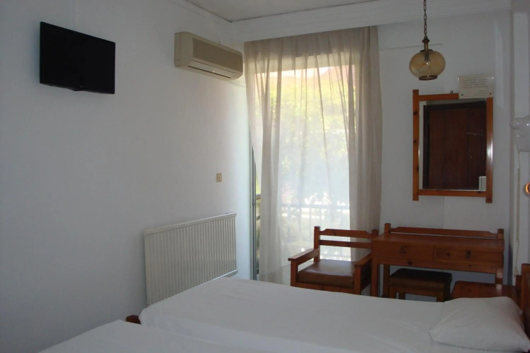 Karis Hotel
