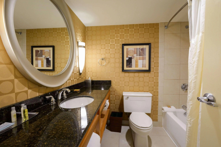 Wyndham Columbus photo 9