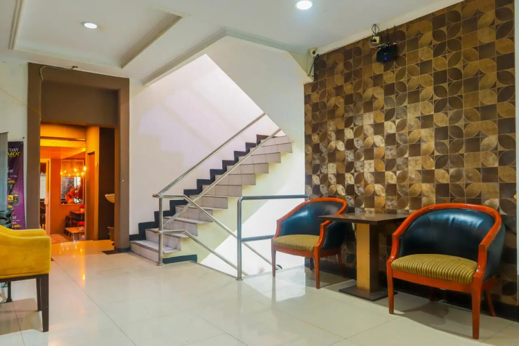 OYO Flagship 3563 New Mg Hotel