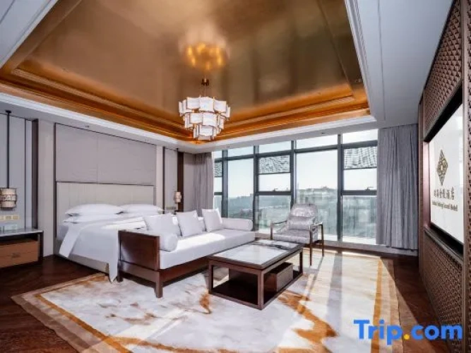 Presidential Double Suite