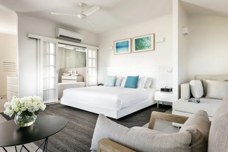 Mangrove Hotel