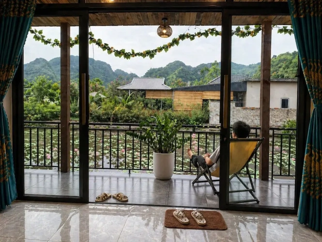 Standard Family room with balcony and with lake view