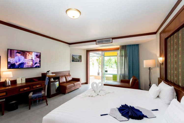 Erawan Phangnga Hotel, Natai Beach