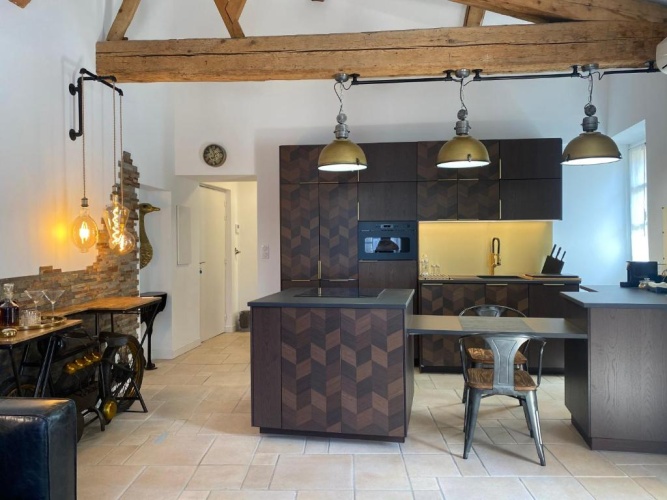 Deluxe Apartment