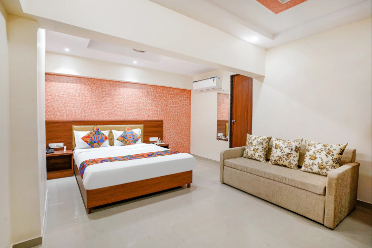 FabHotel Saineel I