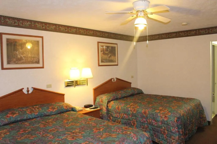 Deerfield Inn