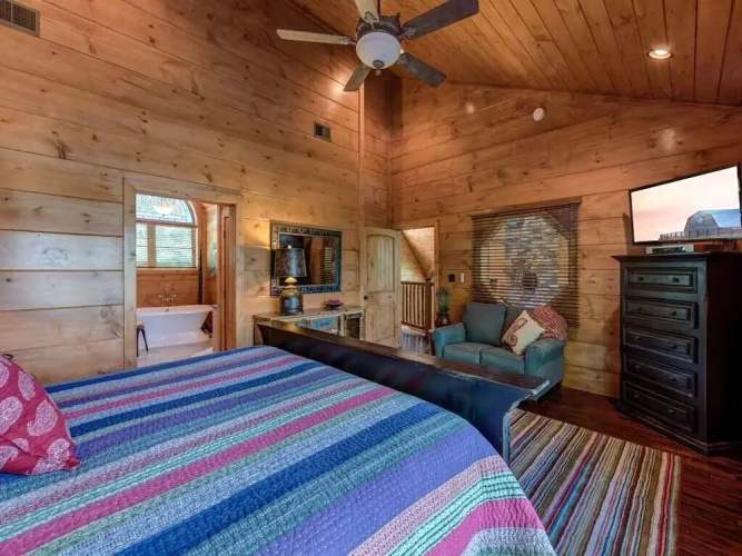 Bear Elegance - Three Bedroom Cabin