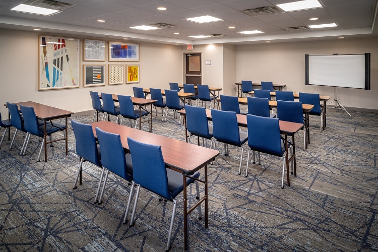 Holiday Inn Express And Suites Fairmont photo 24