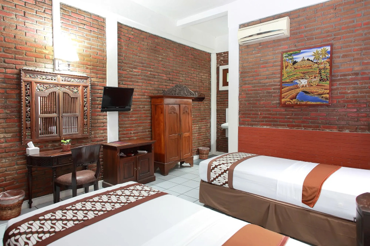 Paku Mas Hotel