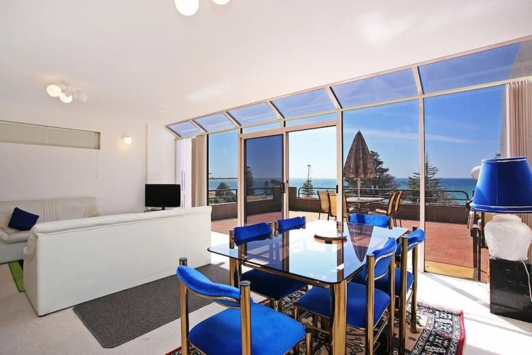 Deluxe room with balcony and with ocean view