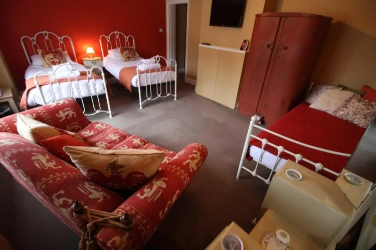 Classic Triple room