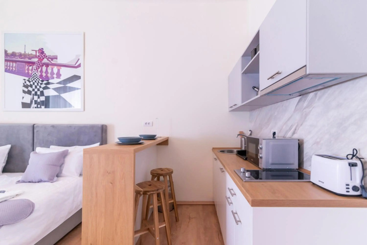 Jevrejska-Central Studio with Free Parking