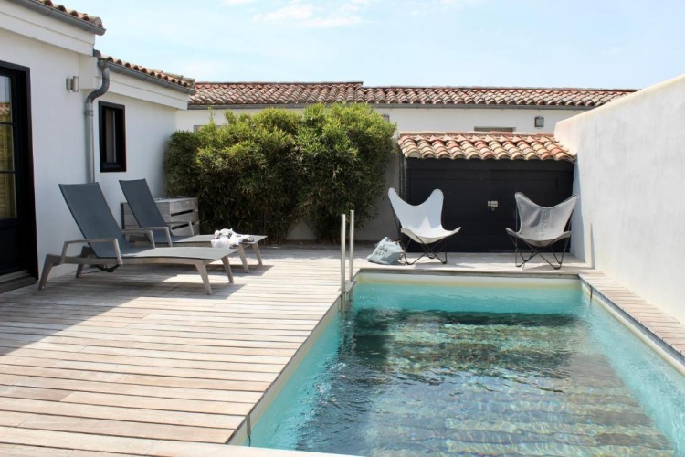 2 Bedrooms Villa
