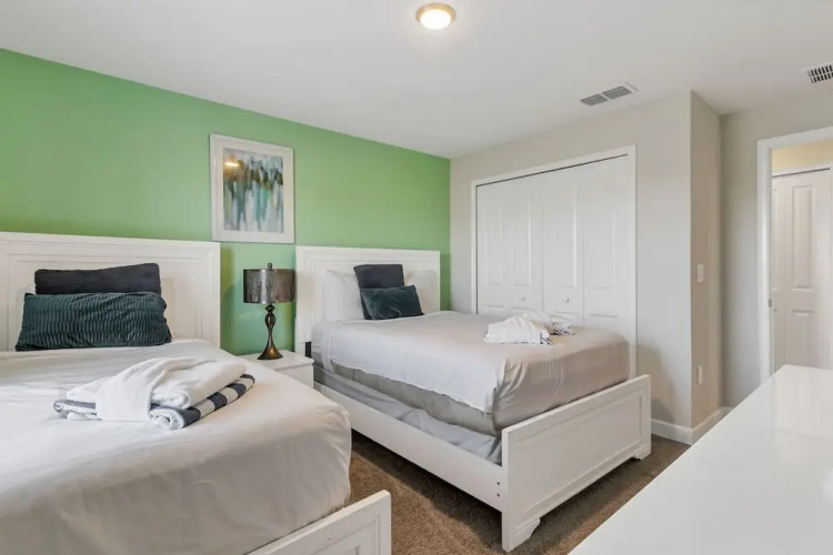 Amazing 4bdr w Pool Near Disney - 4914