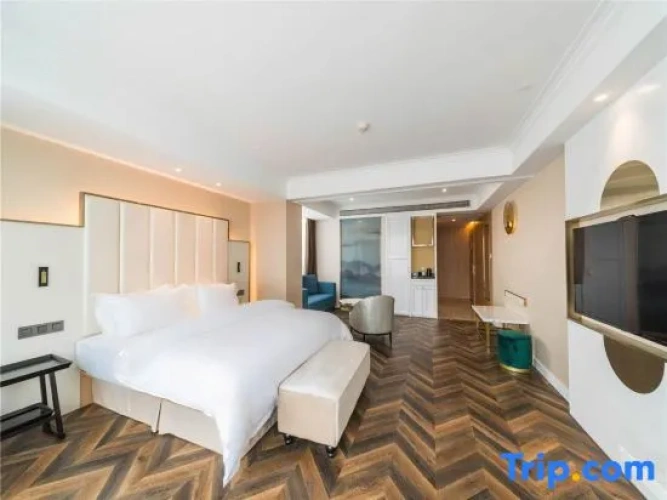 Superior Double Suite with view