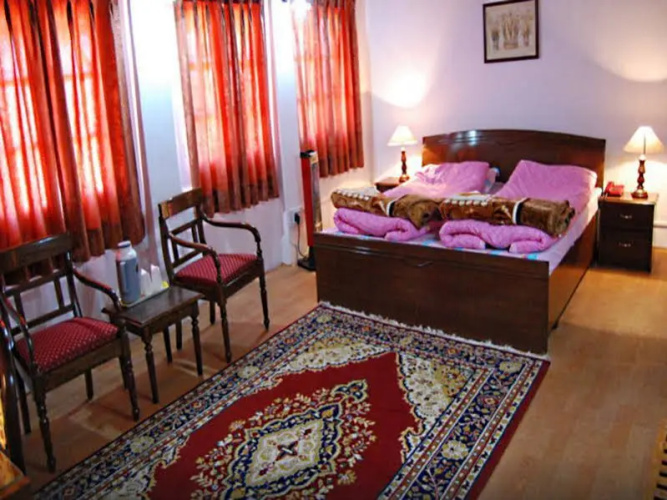 Hotel Krishrauni 'The Apple Orchard Inn'
