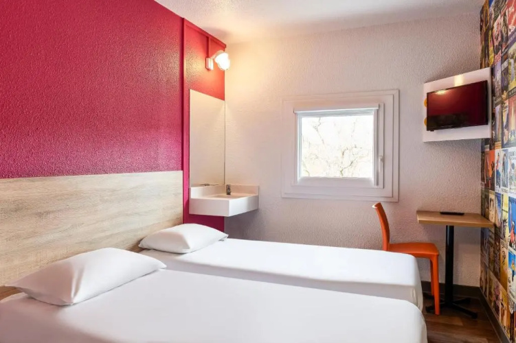 hotelF1 Roissy Pn2
