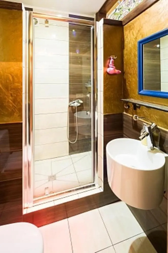 Apartment Halytska 9b
